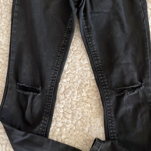 Women’s Harper Skinny Distressed Jeans - Picture 4 of 6